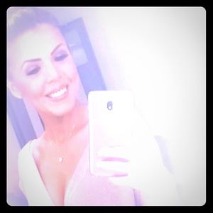 Meet your Posher, Chanel